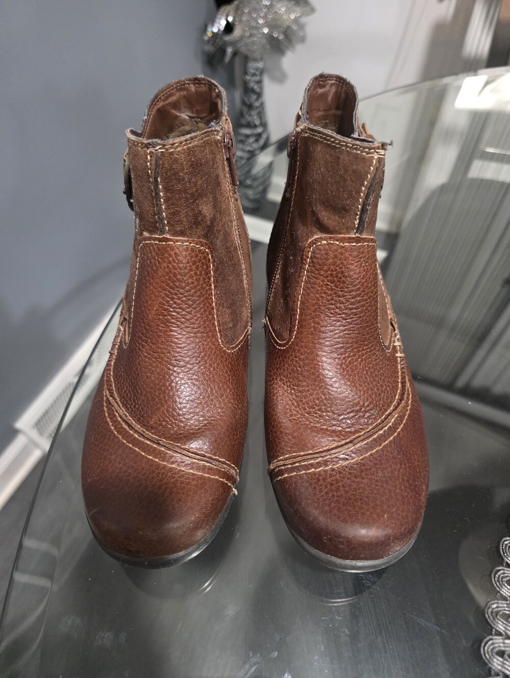 Earth Origins Brown Leather Ankle Boots. 6.5W